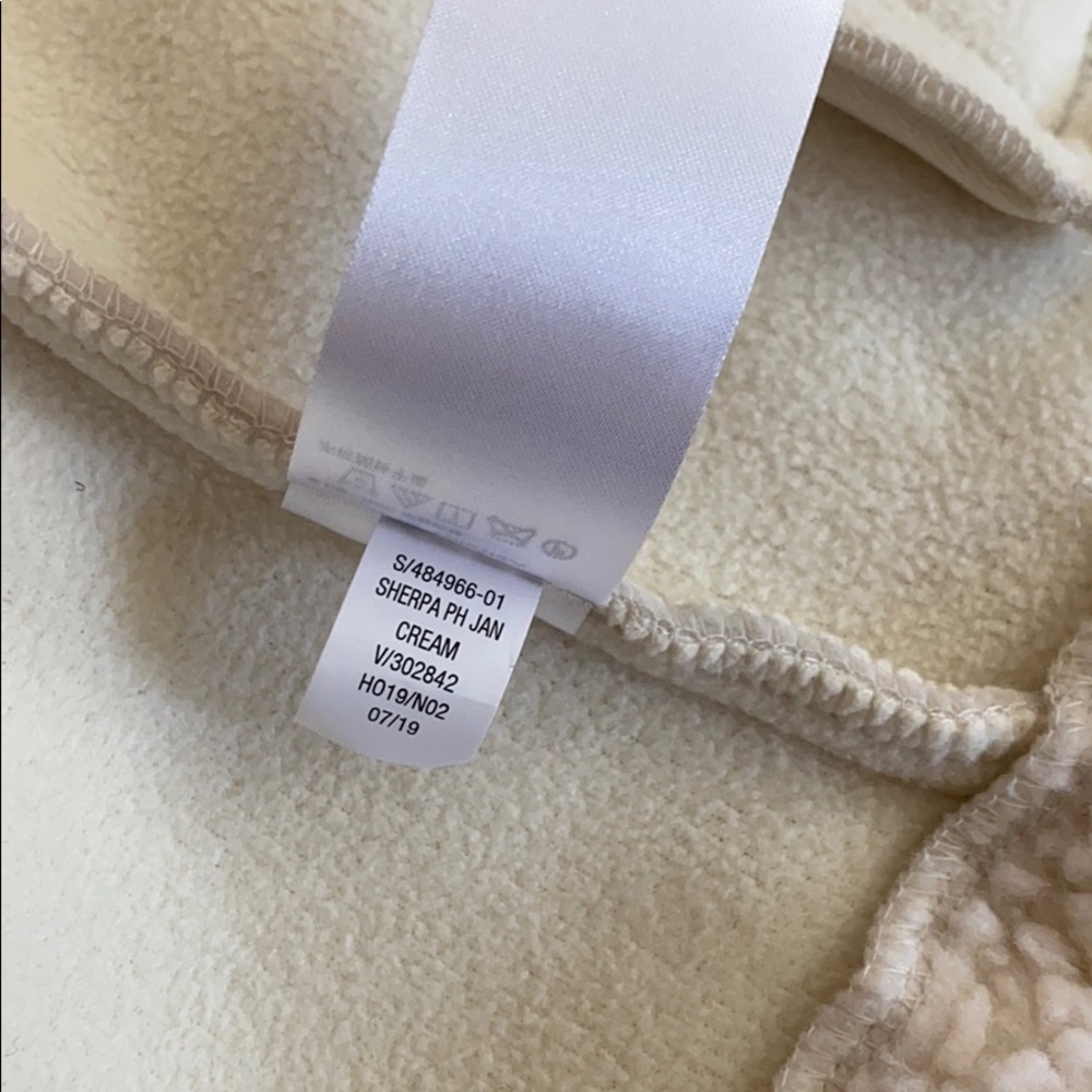 Size Medium Jacket - Picture 9 of 9